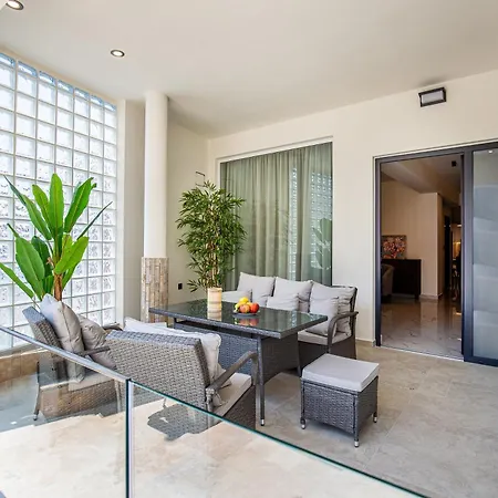 Apartahotel Avento Lux