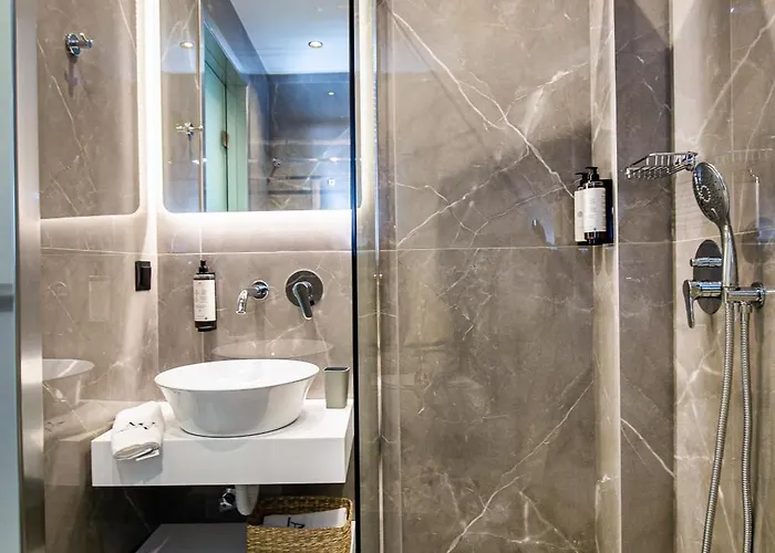 Avento Lux 4* 포토스