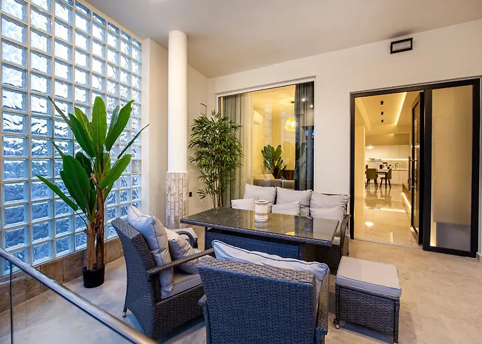 Aparthotel Avento Lux