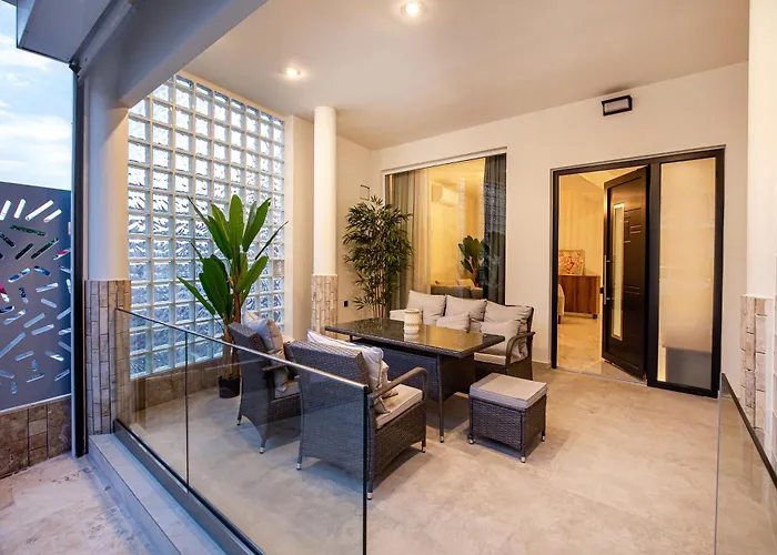 Avento Lux Aparthotel 4*