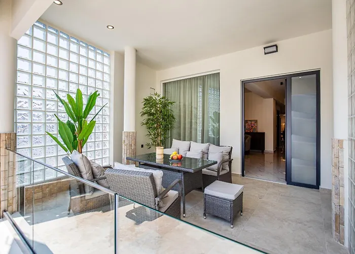 Aparthotel Avento Lux