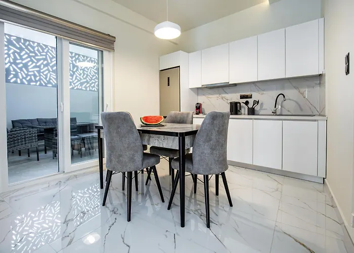 Aparthotel Avento Lux