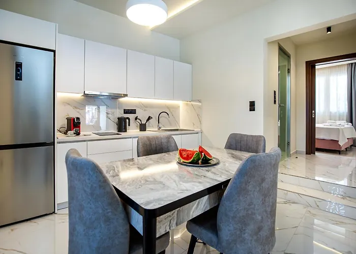 Aparthotel Avento Lux 4*